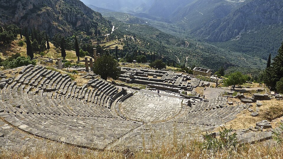 amphitheatre delphi